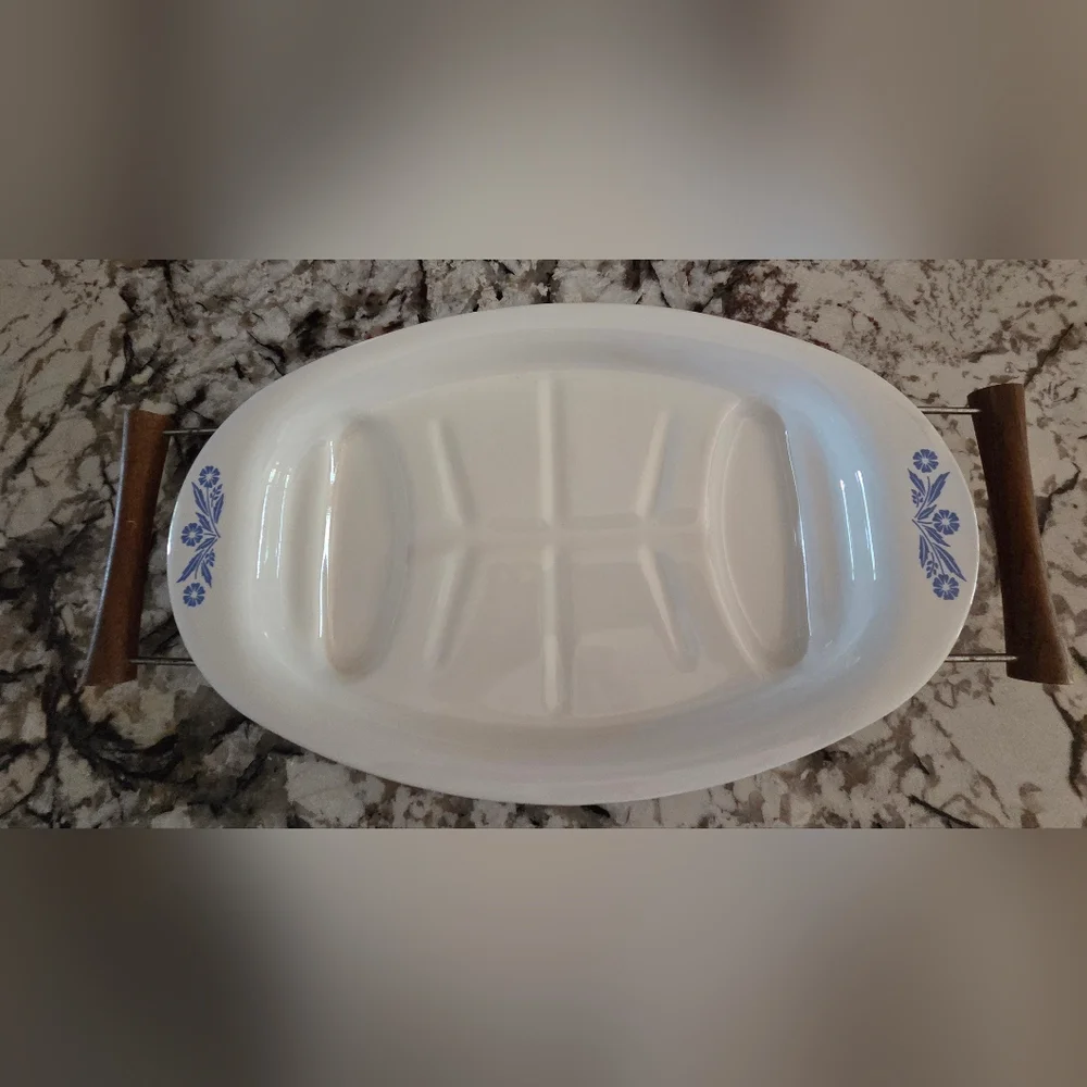 Vintage Corning Ware Blue Cornflower P-19 Meat Platter Wood Handled Metal Caddy